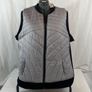 NEW w Tags Avenue Women’s Black & White Check Zip front Vest Plus Size 26/28